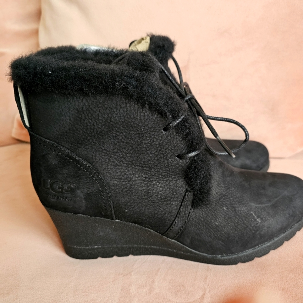 NEW!!Jeovana Black Wedge Ankle Boot